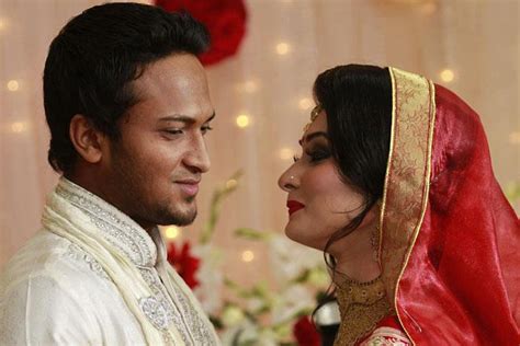 Shakib Al Hasan Wedding Pictures with Wife