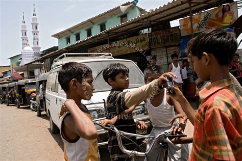 Slumdog Millionaire - Salaam Bombay | Documentary Photography by Alex Masi