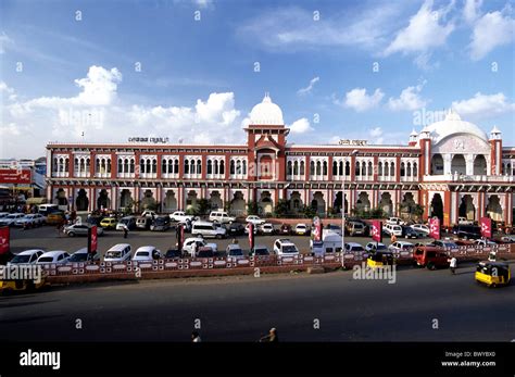 Egmore railway station hi-res stock photography and images - Alamy