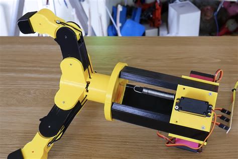 James Bruton builds a force-controlled gripper! | Arduino Blog