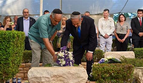 Police find letter threatening PM Netanyahu on brother’s grave – www ...