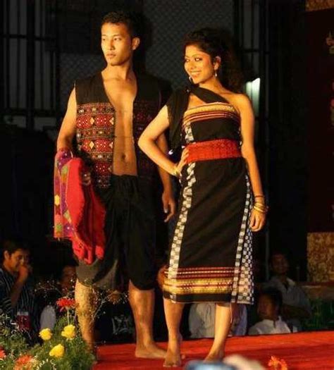 Nagaland Dresses - Traditional Dress of Nagaland - Holidify