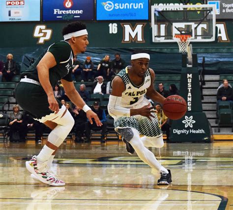 Men's Basketball upsets Hawai'i for second conference win - Mustang News