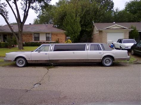 Lincoln Town Car Limo:picture # 3 , reviews, news, specs, buy car