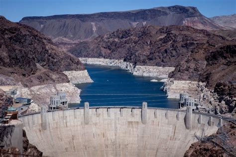 Lake Mead at the Hoover Dam to reach lowest water level since 30s