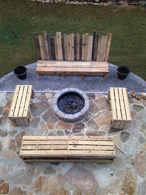 10+ Pallet Fire Pit Seating