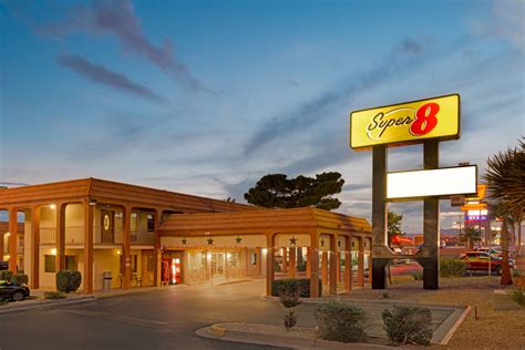 Super 8 by Wyndham El Paso Airport | El Paso, TX Hotels