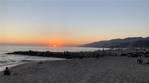 Sunset Will Rogers State Beach : r/sunset