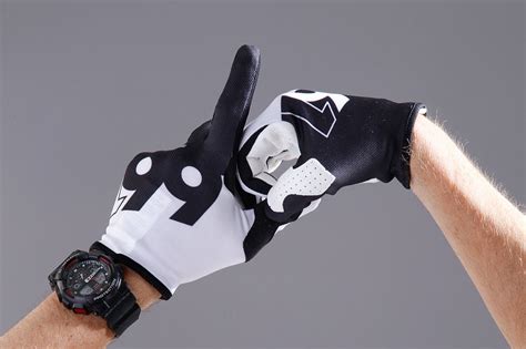 Best mountain bike gloves - MBR