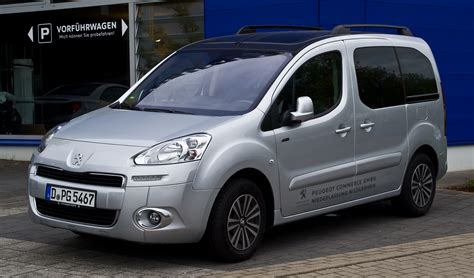 File:Peugeot Partner Tepee HDi 115 Family (II, Facelift) – Frontansicht ...