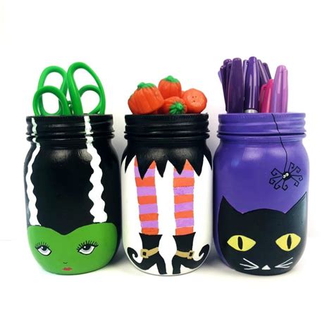 Painted Halloween Mason Jars Craft