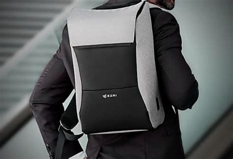 Business Backpacks For Men (Why Wear A Backpack To Work?)