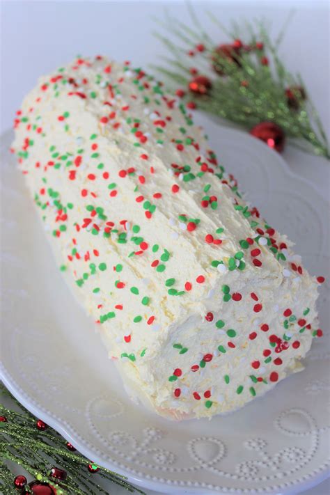 Easy Christmas Cake Roll! - My Incredible Recipes