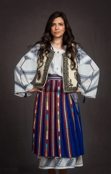 Romanian Folk Costumes - Traditional Romanian National Costume