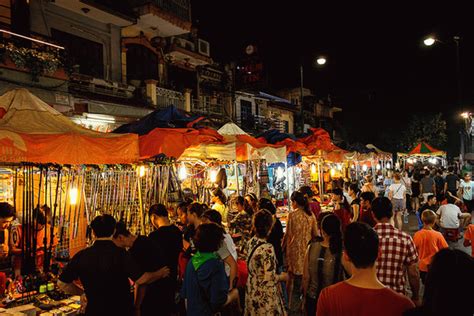 Bustling Hanoi Night Market in Hanoi Old Quarter - Lasinfoniavietnam