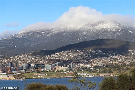 Snow on Hobart's Mt Wellington shows how freezing it is as hikers ...