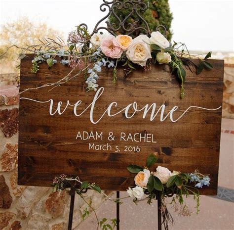 31 Wooden Wedding Signs — The Overwhelmed Bride // Wedding Blog + SoCal Wedding Planner