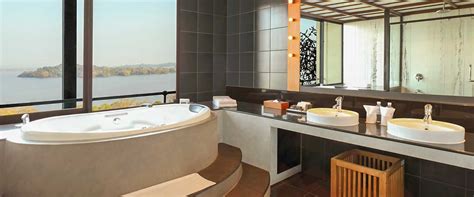Hotels in Dambulla, Luxury Suite at Heritance Kandalama