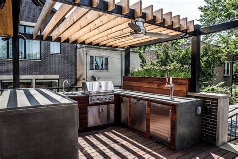 40 Outdoor Kitchen Pergola Ideas for Covered Backyard Designs