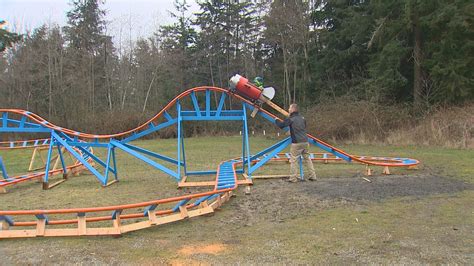 Dad Builds DIY Backyard Roller Coaster – Everything is Awesome