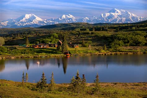 GUIDED DAY HIKES at Caribou Lodge