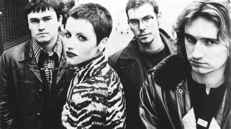 🔥 The Cranberries: Ode to my family letra en español (Subs y traducción) - Sadlines