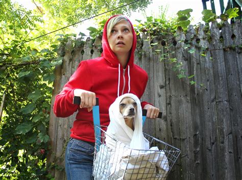 Nest: DIY E.T. Dog Costume