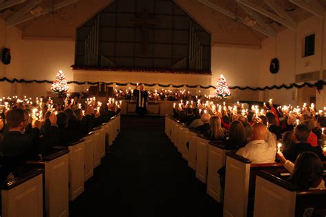 Traditional Christmas Eve Worship with Chancel Choir