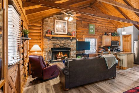 Pet-Friendly Luxury Branson Woods Cabin - Fireplace, Spacious, Endless ...