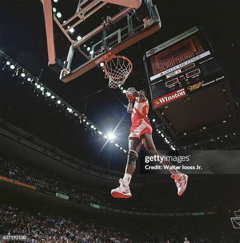 98 Dominique Wilkins Dunk Contest Stock Photos, High-Res Pictures, and ...