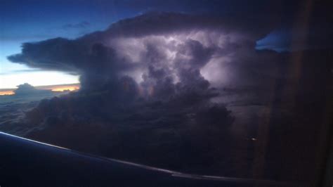 Picture of a thunderstorm I took from an airplane (x-post WeatherPorn) : pics