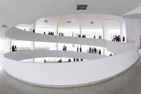 Interior of the Solomon R. Guggenheim Museum, New York. ©SRGF, NY