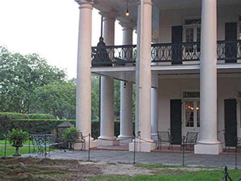 Oak Alley Plantation - History of A 19th Century Haunting - Vacherie ...