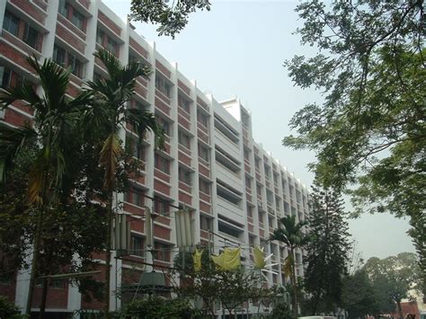 UNIVERSITY of BANGLADESH: Bangladesh University of Engineering and Technology ( BUET)