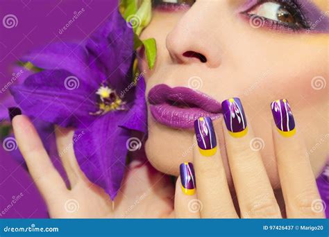 Lilac Summer Makeup and Manicure Stock Image - Image of extensions, fingers: 97426437