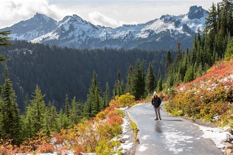 Stunning Fall Day Hikes in Mount Rainier National Park for All Skill Levels - Voyages with Val