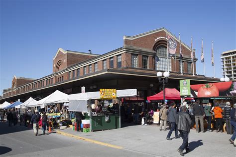 OTTAWA, CANADA - 11TH OCTOBER 2014: Part of Byward Market in Ottawa showing stalls and buildings ...