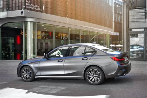 Is It Worth It? 2021 BMW 330e Plug-In Hybrid Will Cost You $3.8k More Than The 330i | Carscoops