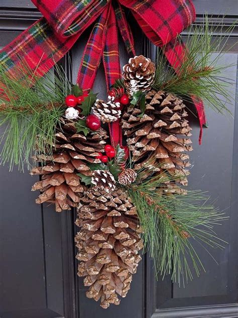 48 Fabulous Christmas Pine Cone Decorations - PIMPHOMEE