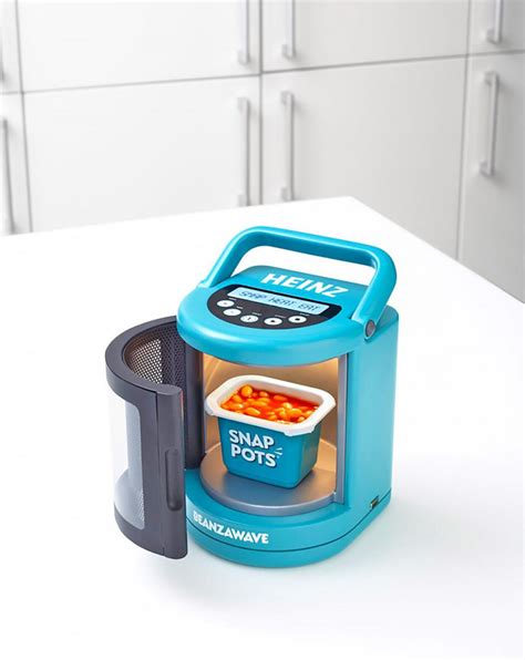 This Tiny USB-Powered Microwave Lets You Heat Your Lunches Right At ...