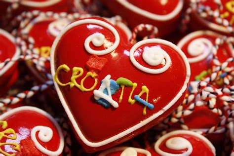 Croatian souvenirs – the good, the tasty, the fashionable | Honey cookies, Croatia, Croatian