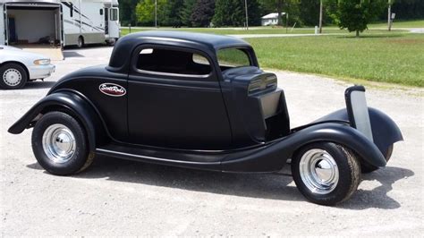 1933-34 Ford 3-Win Coupe – ScottRods