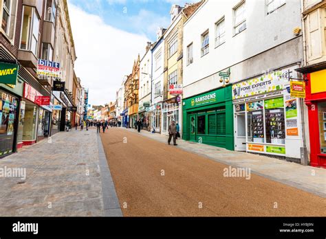 Scarborough town centre shops hi-res stock photography and images - Alamy