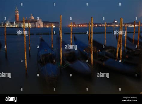 Gondola by night Stock Photo - Alamy