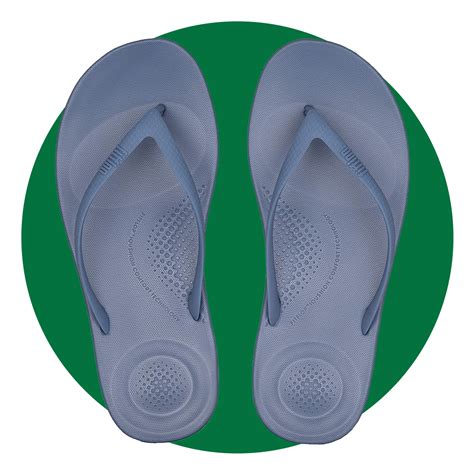 The 3 Best Flip-Flops for Walking, according to Podiatrists (Men's ...