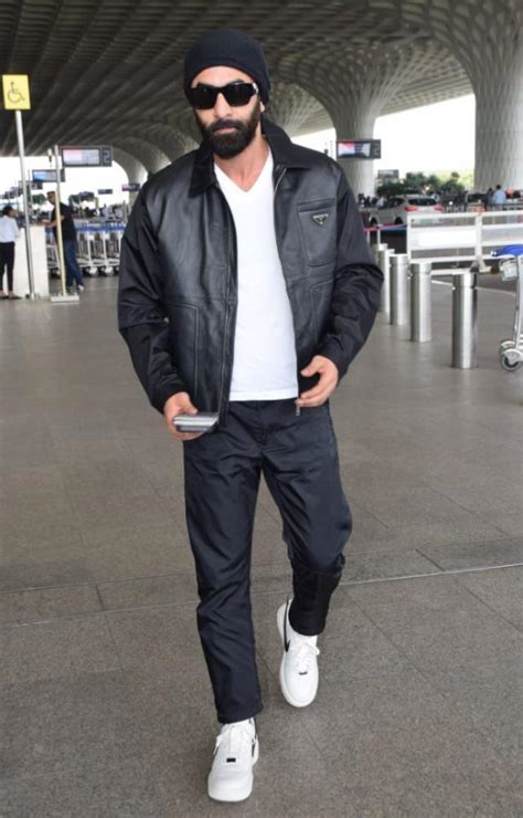 Ranbir Kapoor jets off in style