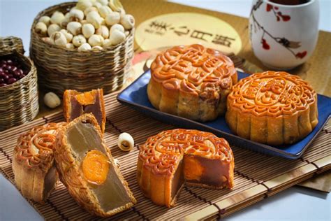 9 Spots To Get Your Mooncake Fix This Chinese Mid-Autumn Festival – LIPSTIQ