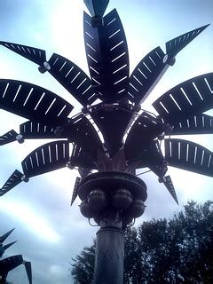 Metal palm tree, Tomorrowland, Walt Disney World, Orlando,… | Flickr