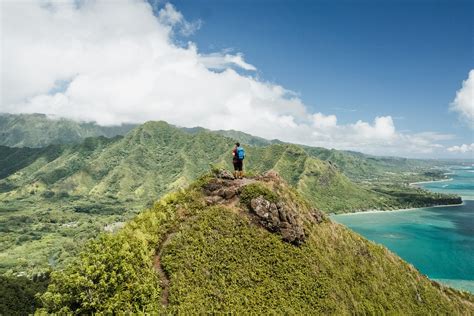 15 Best Oahu Hikes - Hawaii Hiking Trails [2024 GUIDE]