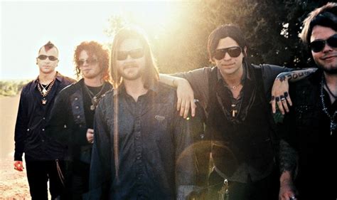 Hinder Vocalist Temporaly Leaves Tour